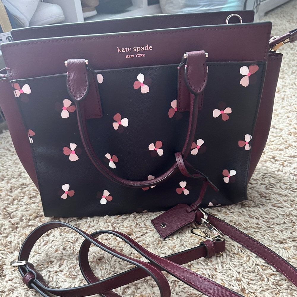 Kate Spade bag with detachable shoulder strap. Barely used. Black and burgundy.